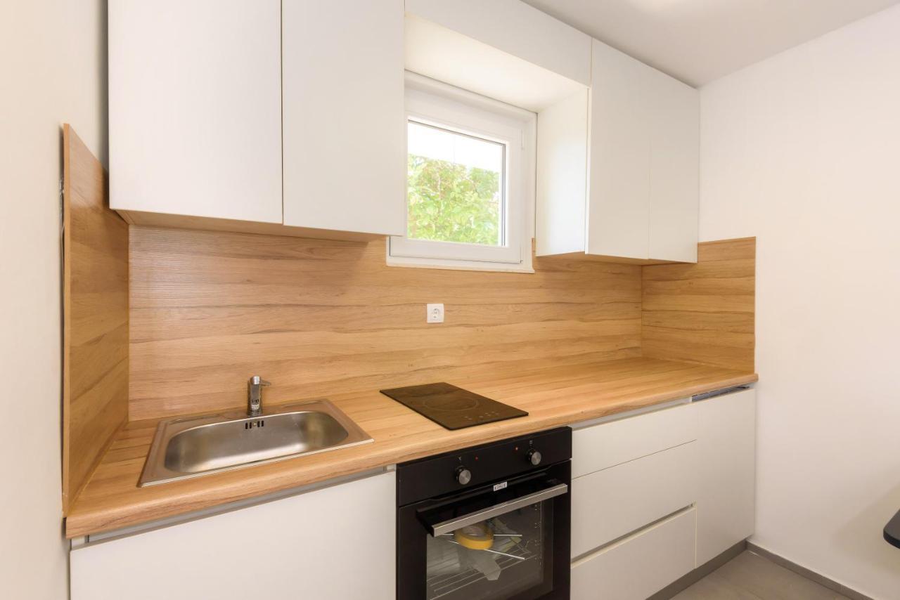 Family House Grey Apartment Duboka Bagian luar foto