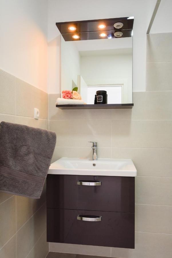 Family House Grey Apartment Duboka Bagian luar foto