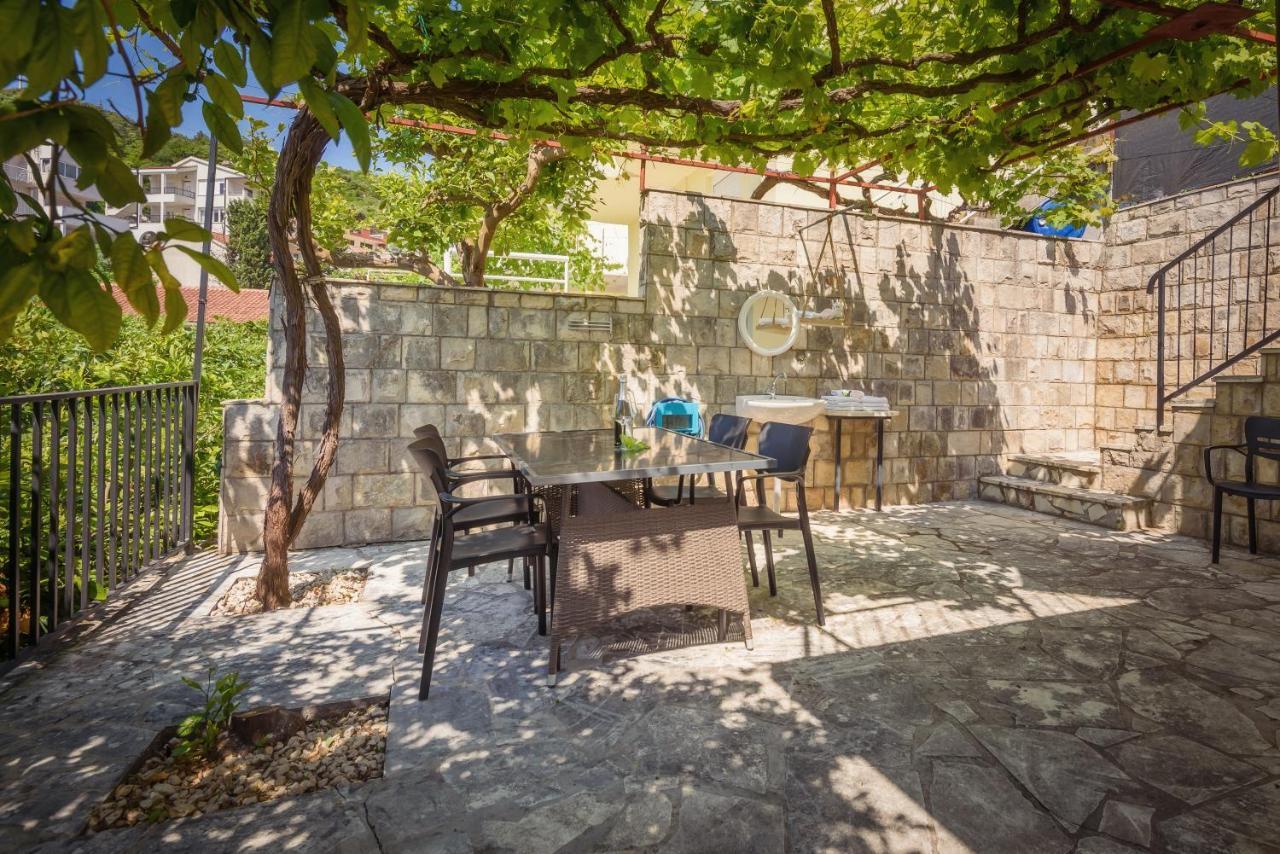 Family House Grey Apartment Duboka Bagian luar foto