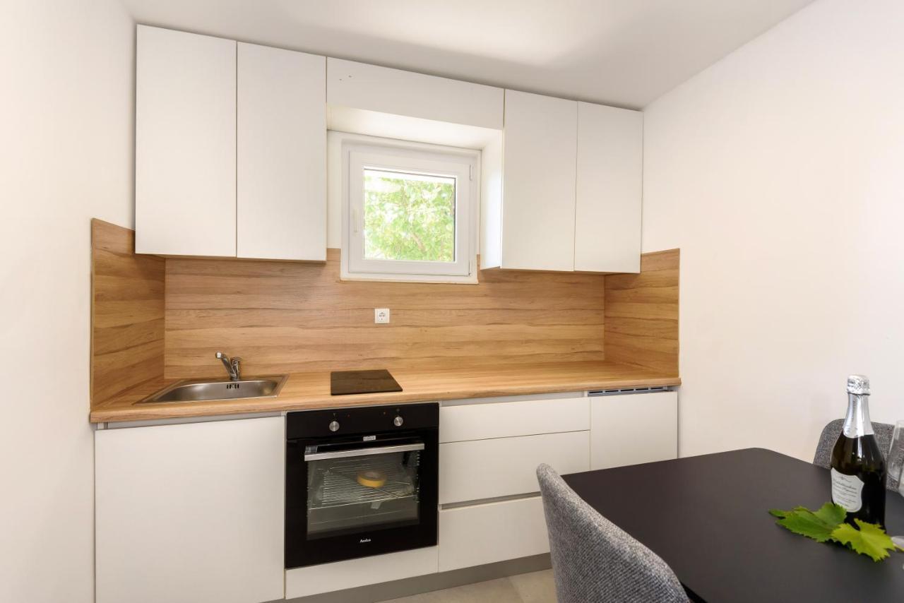 Family House Grey Apartment Duboka Bagian luar foto