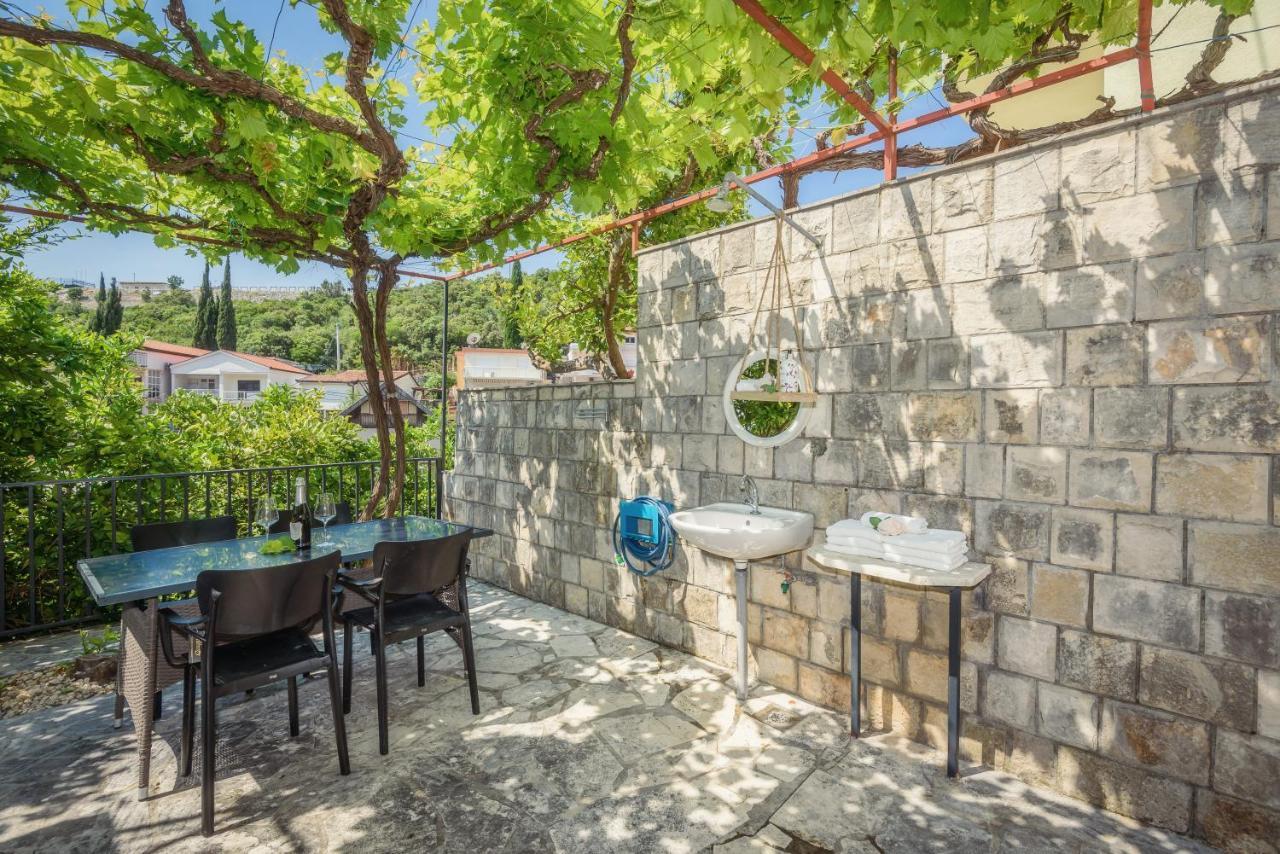 Family House Grey Apartment Duboka Bagian luar foto