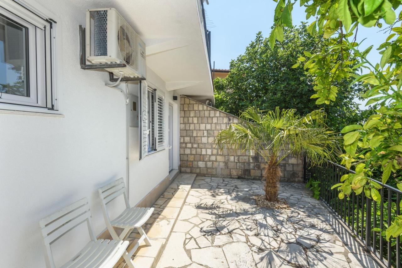 Family House Grey Apartment Duboka Bagian luar foto